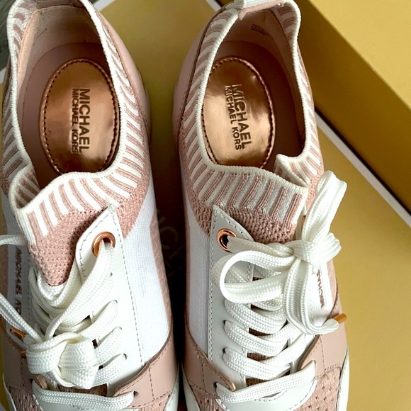 Michael Kors 🎾 Pink Rose Gold Lace Up Slip On Knit Sneakers - Picture 3 of 7